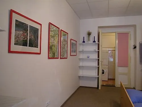 Hotel Pragues Rainbow Guest House