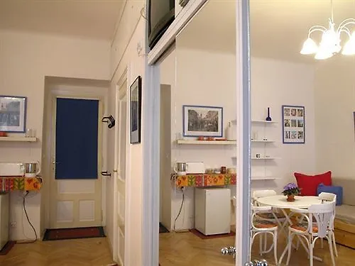 Pragues Rainbow Guest House Hotel Prag