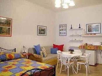 Hotel Pragues Rainbow Guest House
